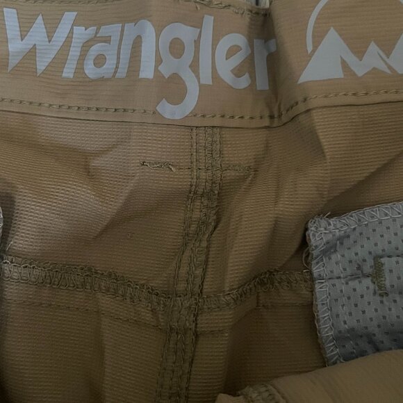 Wrangler Men's 48 Performance Relaxed Fit Shorts with Utility Pocket Flex Waist - Picture 3 of 5